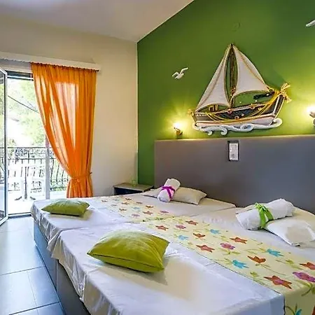 Elena Hotel 2*