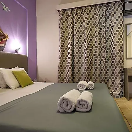 Elena Hotel 2*