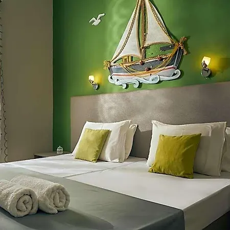 Elena Hotel 2*